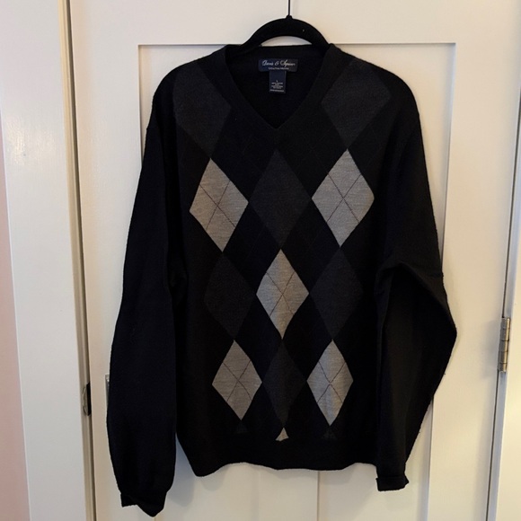 Davis & Squire Other - Davis & Squire 100% Merino Wool Black and Gray Argyle V-Neck Sweater